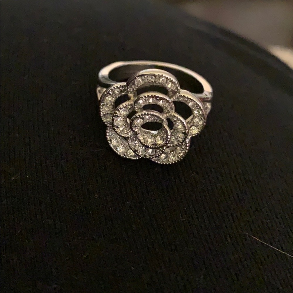 Rhinestone flower ring